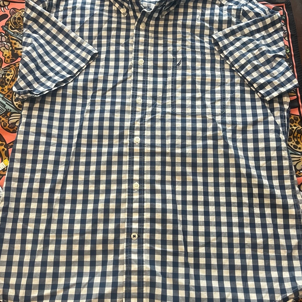 Nautica Men's blue gingham plaid button down short sleeve shirt. Large
